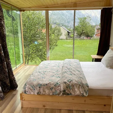 Lüks kamp alanı Guest Hause 2 *