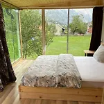 Роскошный шатер Guest Hause 2 *