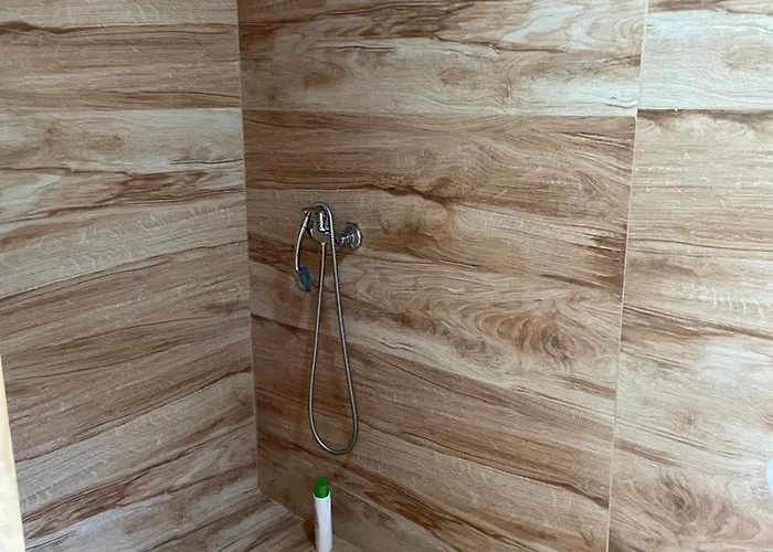 Guest Hause 2 Valbonne